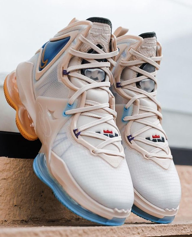 Кроссовки LeBron 19