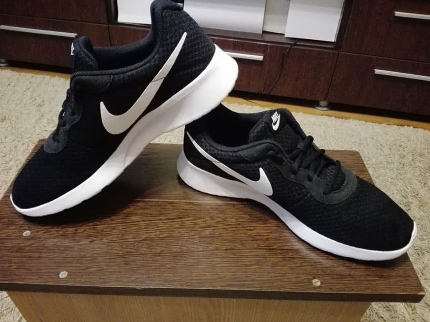 Nike Tanjun