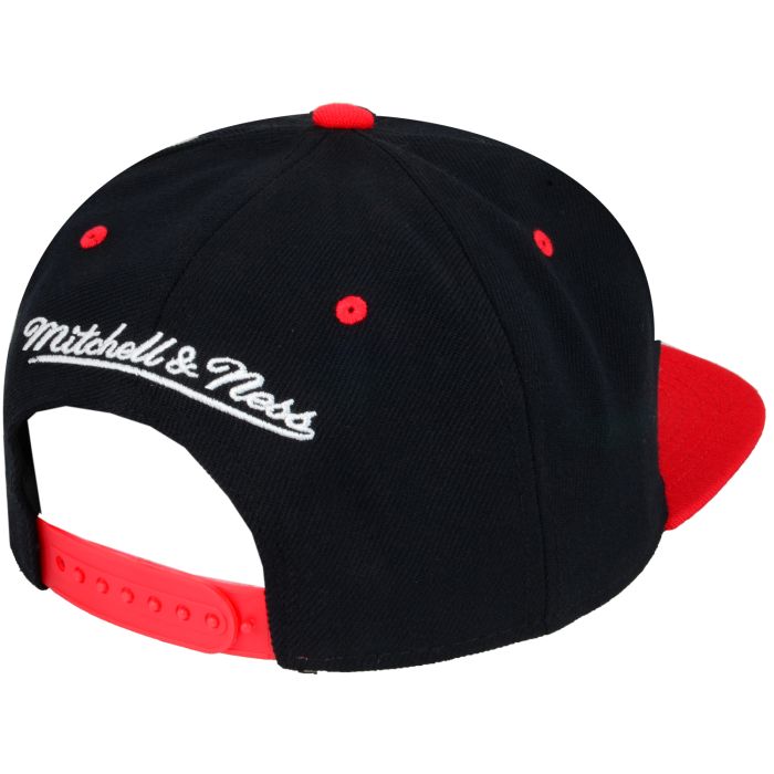 Купить Кепка Mitchell & Ness Chicago Bulls | EU085-BULLS в Москве или заказать доставку на Slamdunk.su