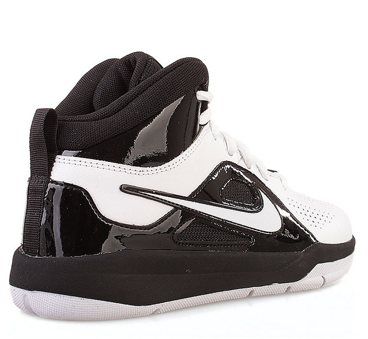 Купить Детские баскетбольные кроссовки Nike Team Hustle D 6 (GS) | 599187-100 в Москве или заказать доставку на Slamdunk.su