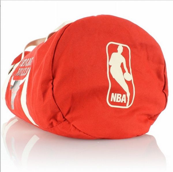 Купить Сумка Mitchell & Ness CHICAGO BULLS CANVAS ROLL BAG RED | CHICAGO BULLS 600 в Москве или заказать доставку на Slamdunk.su