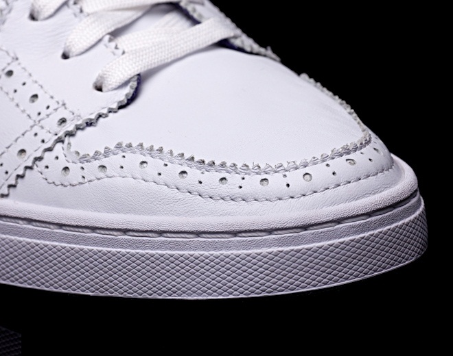 Купить Кроссовки Nike Air Royal Mid | 366384-102 в Москве или заказать доставку на Slamdunk.su