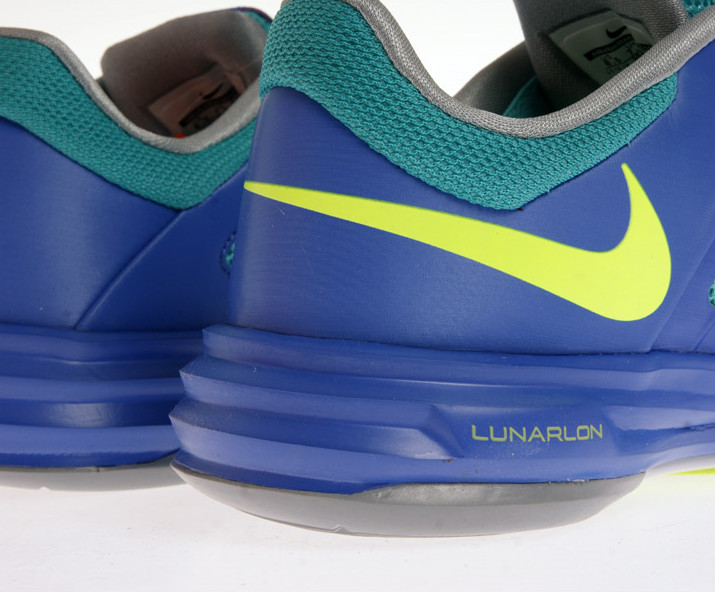 Купить Баскетбольные кроссовки Nike Hyperdunk Low | 554671-501 в Москве или заказать доставку на Slamdunk.su
