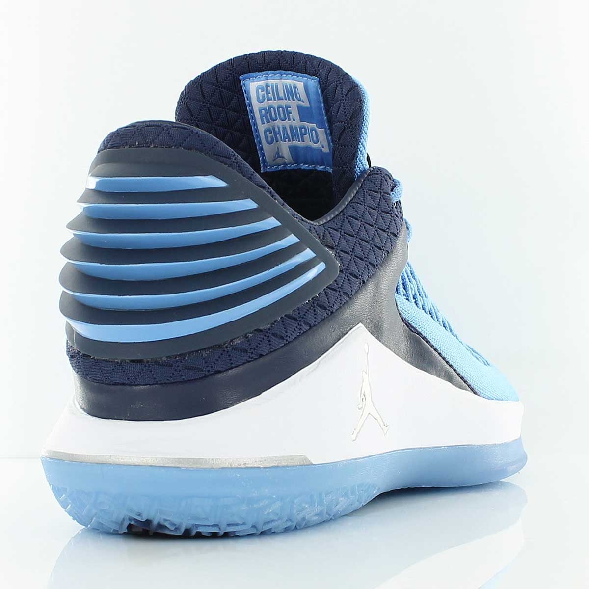Air Jordan XXXII Low AA1256 401