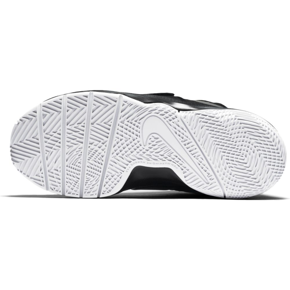 Купить Детские баскетбольные кроссовки Nike Team Hustle D 8 (GS) | 881941-001 в Москве или заказать доставку на Slamdunk.su