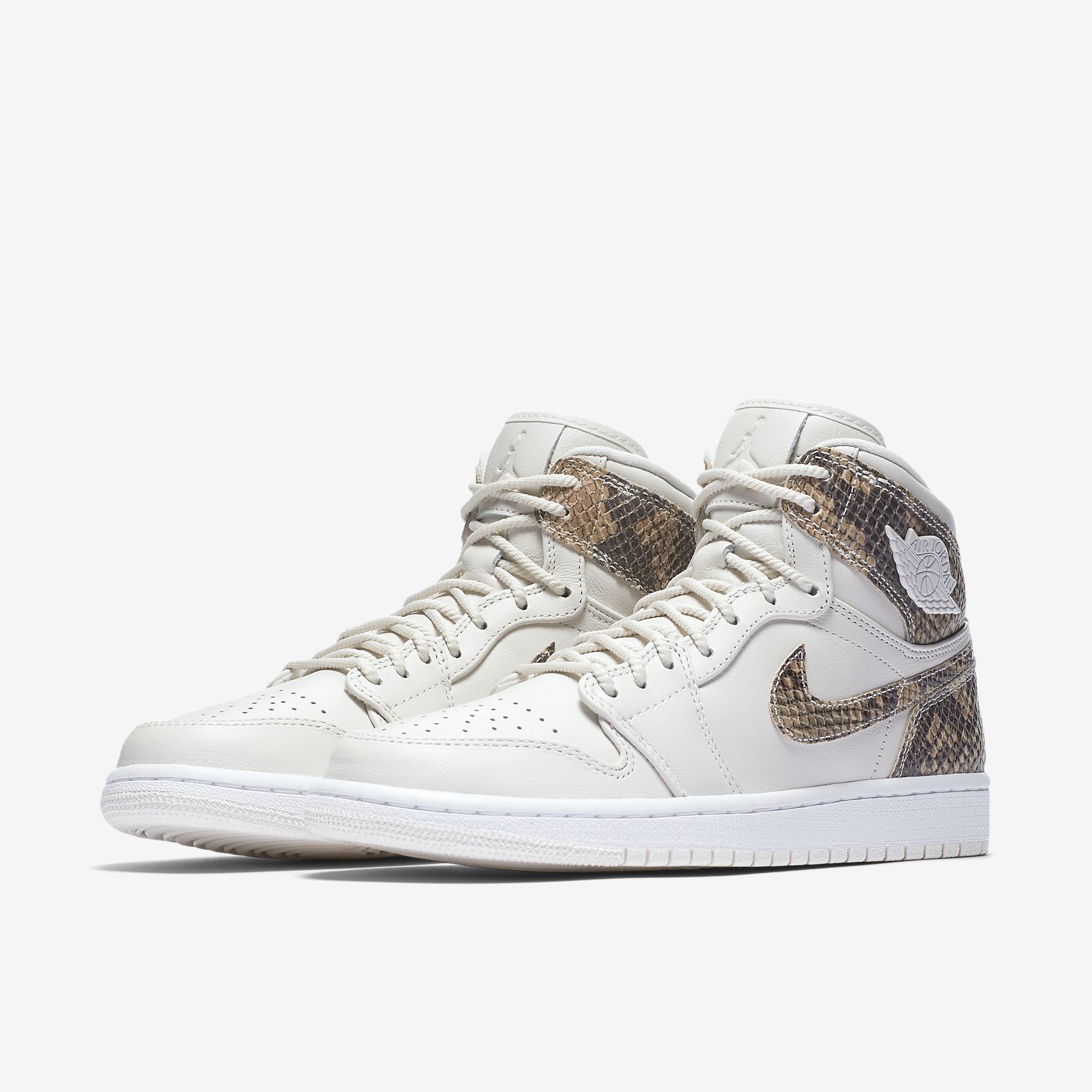 Купить Кроссовки Air Jordan 1 Retro High Premium | AH7389-004 в Москве или заказать доставку на Slamdunk.su