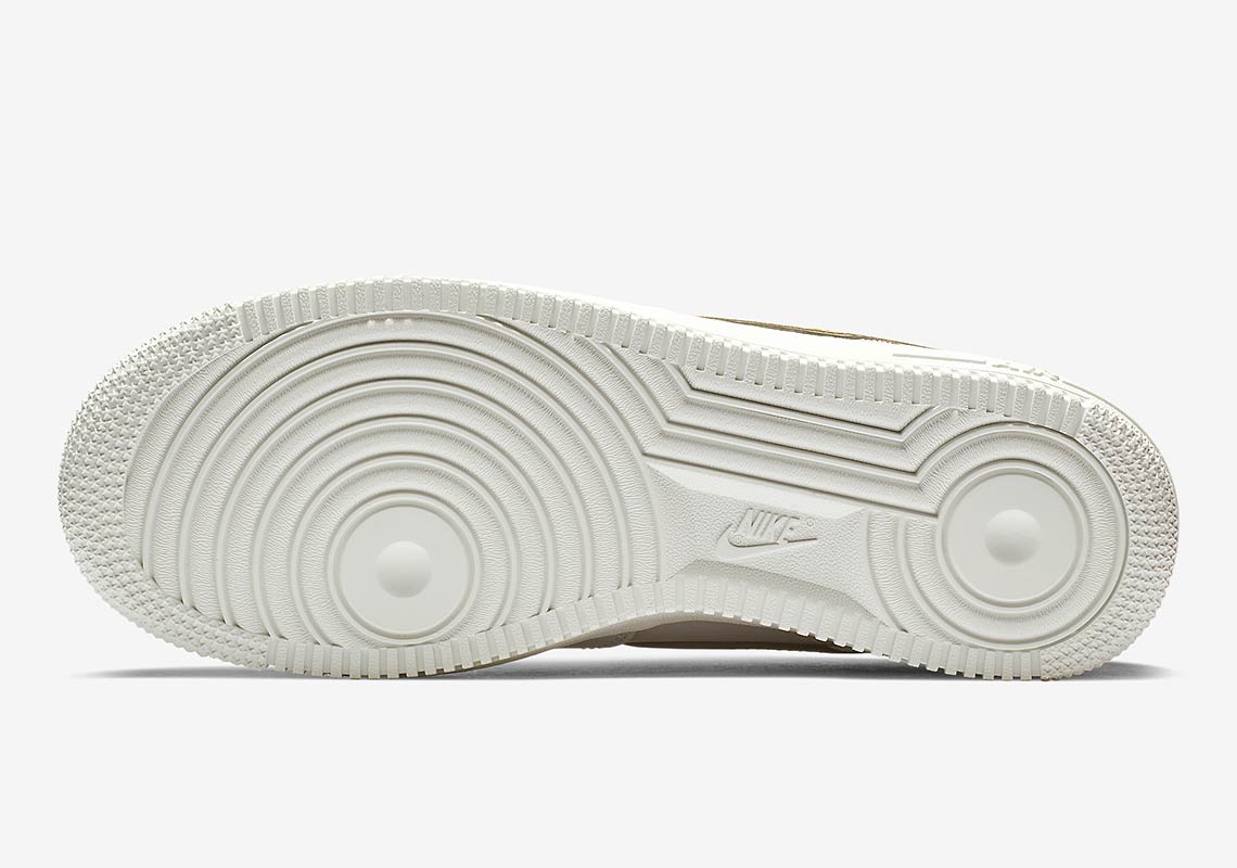 Купить Кроссовки Nike Air Force 1 ´07 Metallic | AR0642-001 в Москве или заказать доставку на Slamdunk.su