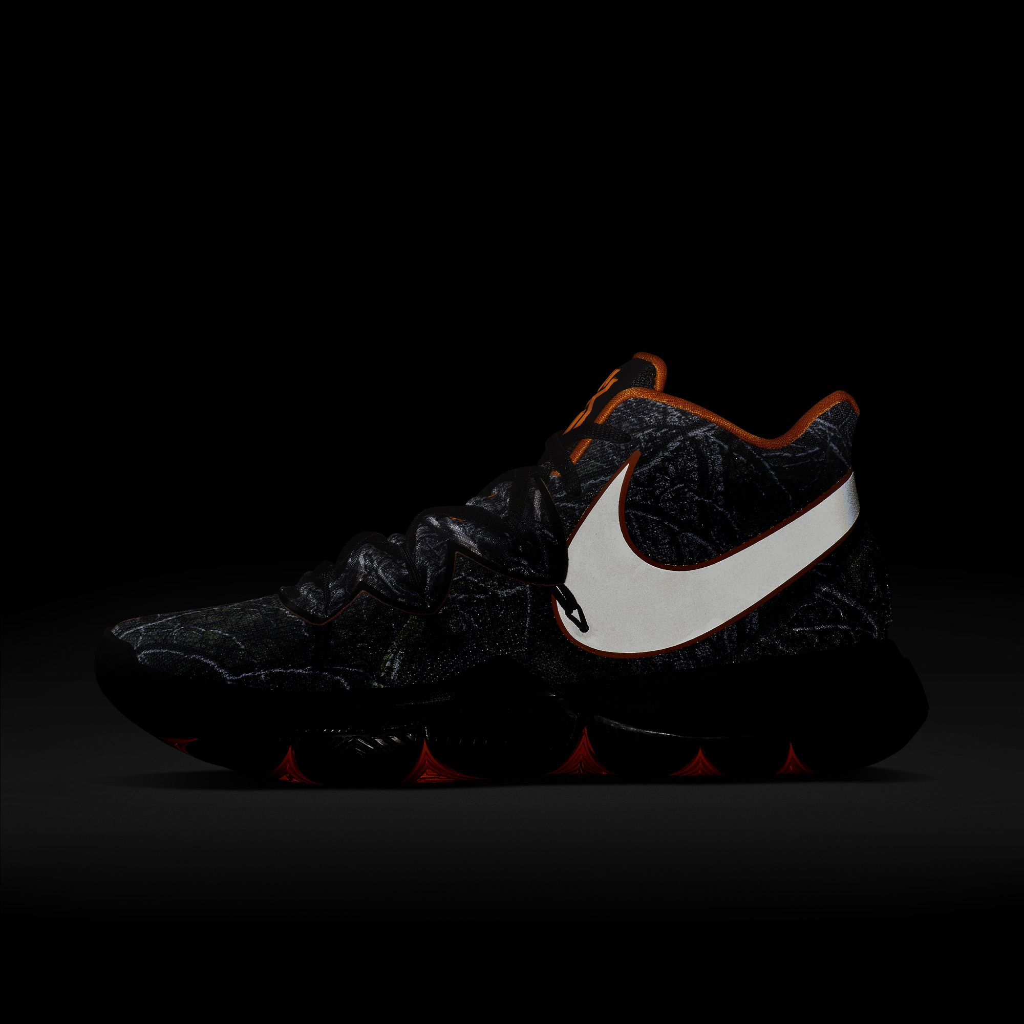 

Баскетбольные кроссовки Nike Kyrie 5