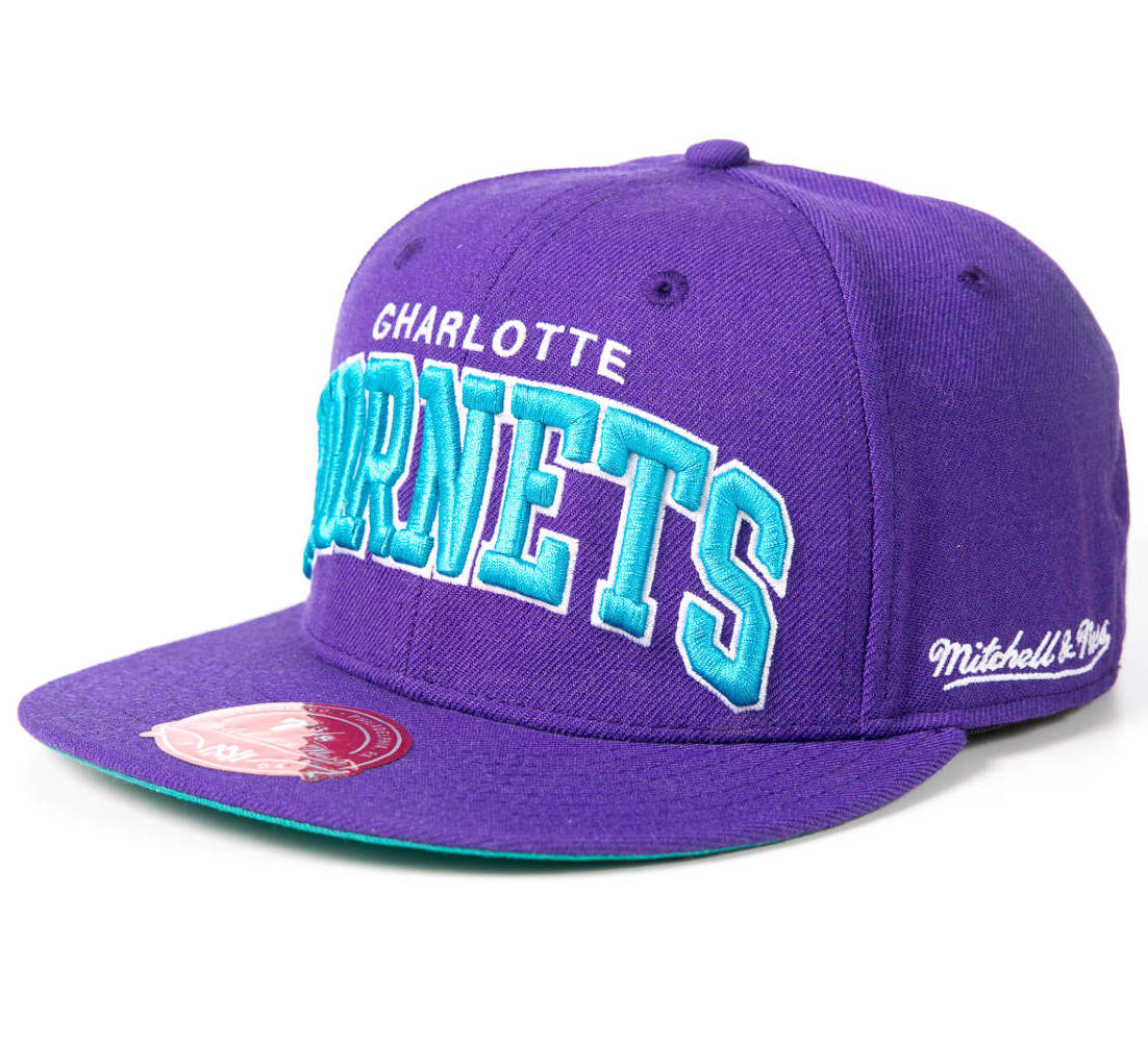 Кепка Mitchell & Ness Charlotte Hornets  - картинка