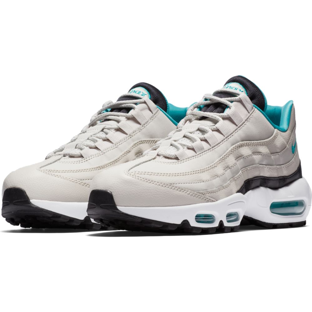 Купить Кроссовки Nike Air Max 95 Essential | 749766-027 в Москве или заказать доставку на Slamdunk.su