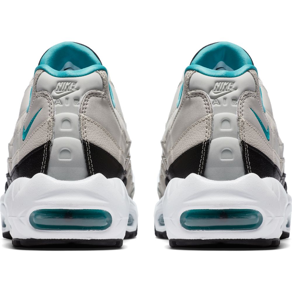 Купить Кроссовки Nike Air Max 95 Essential | 749766-027 в Москве или заказать доставку на Slamdunk.su
