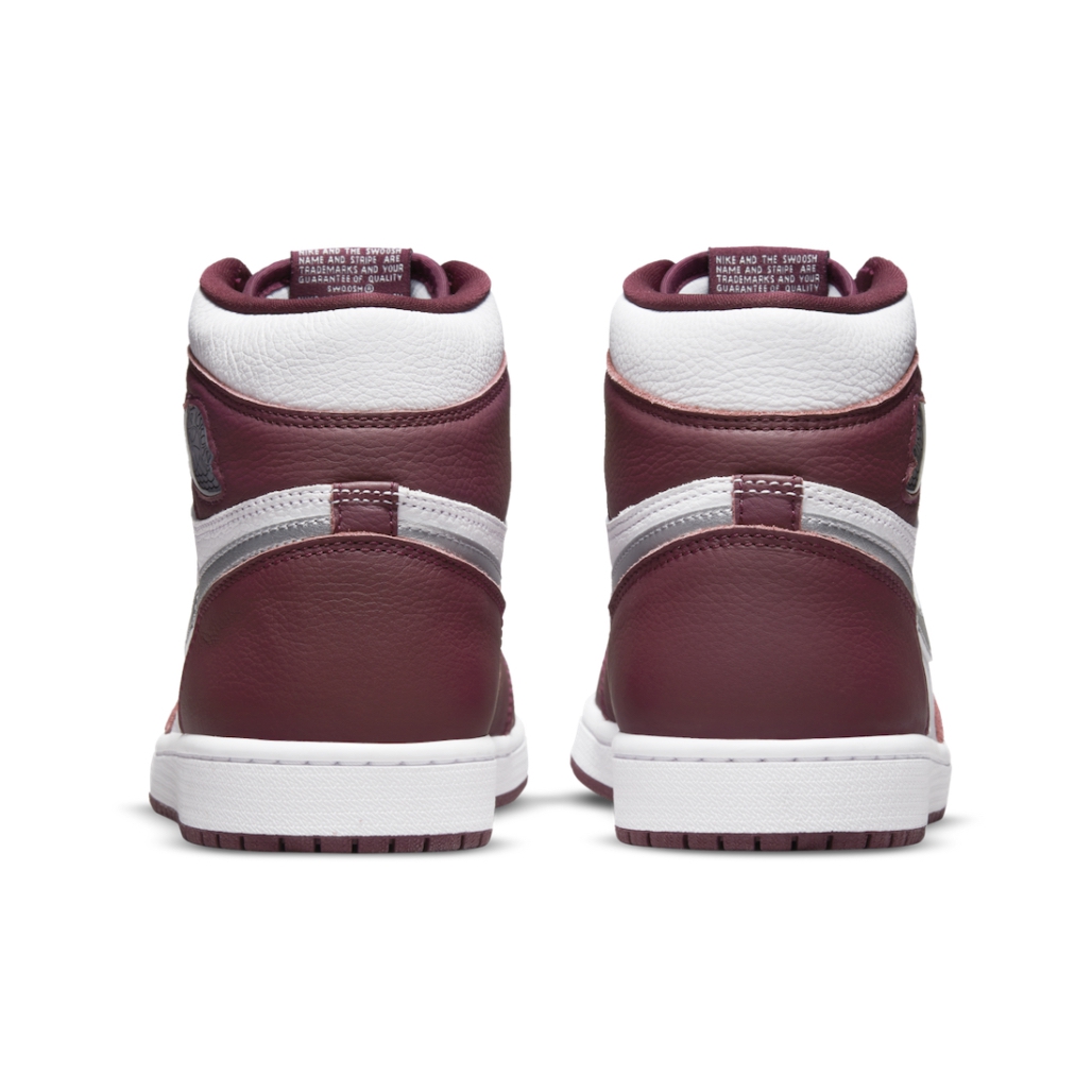 Купить Кроссовки Air Jordan 1 Retro High OG | 555088-611 в Москве или заказать доставку на Slamdunk.su