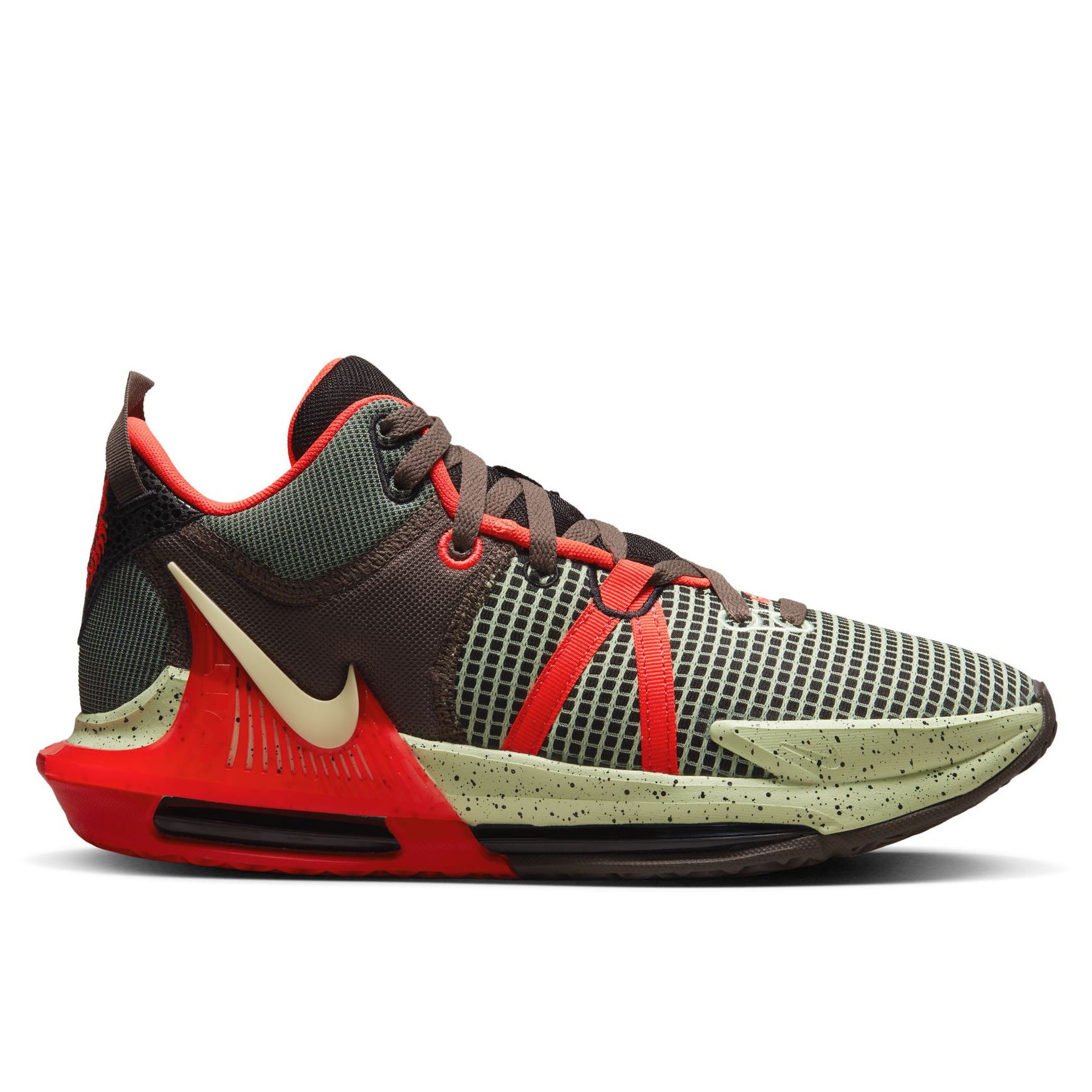 Lebron flytrap 2025