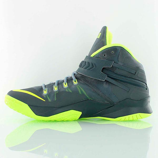 Купить Баскетбольные кроссовки Nike Zoom Soldier 8 (Lebron) | 653641-070 в Москве или заказать доставку на Slamdunk.su