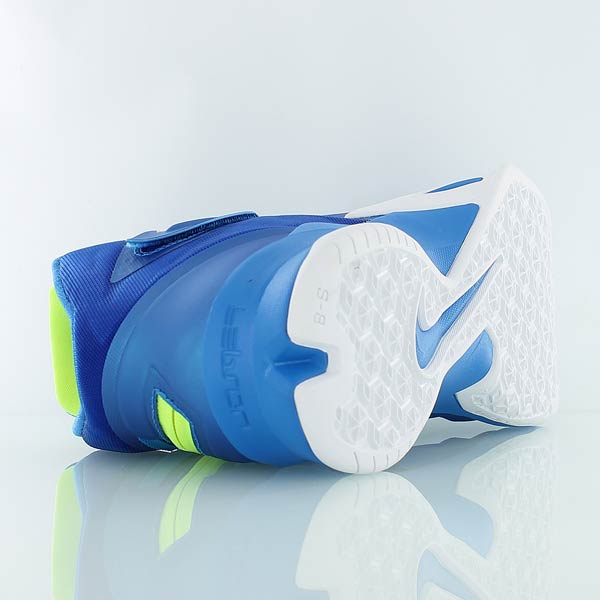 Купить Баскетбольные кроссовки Nike Zoom Soldier 8 (Lebron) | 653641-417 в Москве или заказать доставку на Slamdunk.su