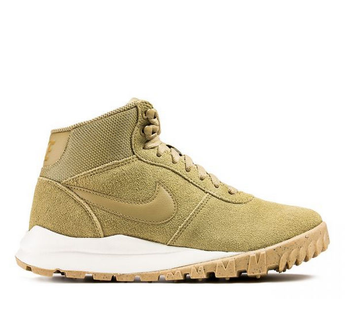 Ботинки WMNS Nike Hoodland Suede