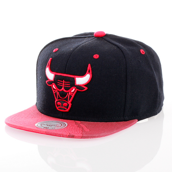 Кепка Mitchell & Ness Chicago Bulls  - картинка