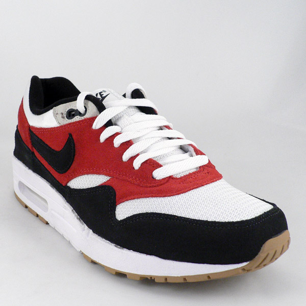 Nike max 1 deals