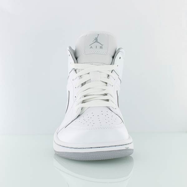 Купить Кроссовки Air Jordan 1 mid | 554724-112 в Москве или заказать доставку на Slamdunk.su