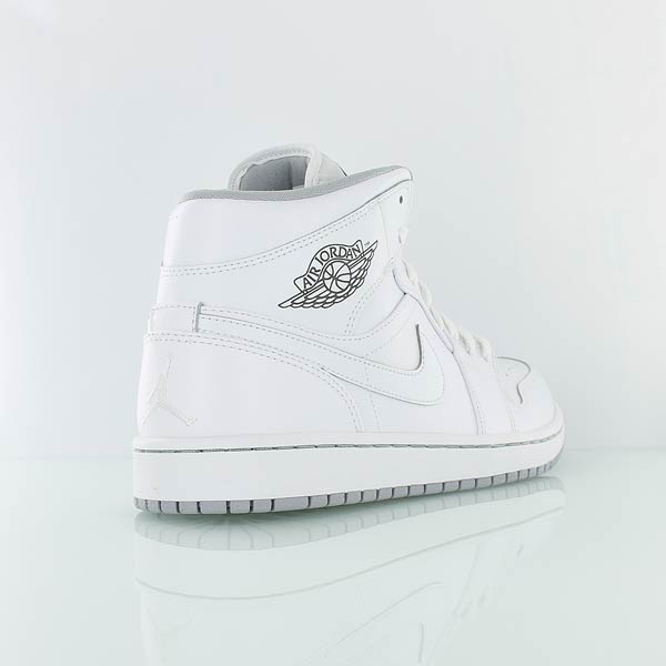 Купить Кроссовки Air Jordan 1 mid | 554724-112 в Москве или заказать доставку на Slamdunk.su