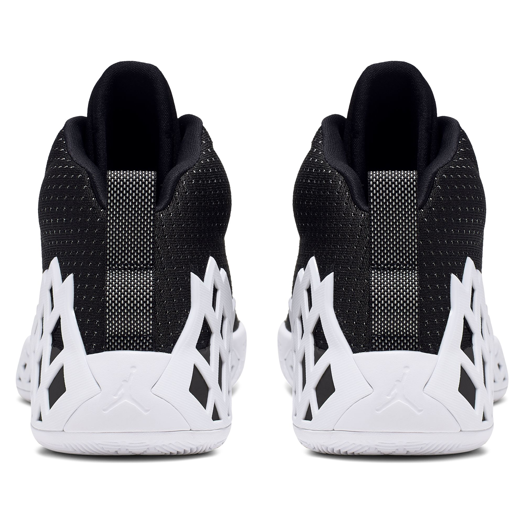 Купить Баскетбольные кроссовки Jordan Jumpman Diamond Mid | CI1204-001 в Москве или заказать доставку на Slamdunk.su