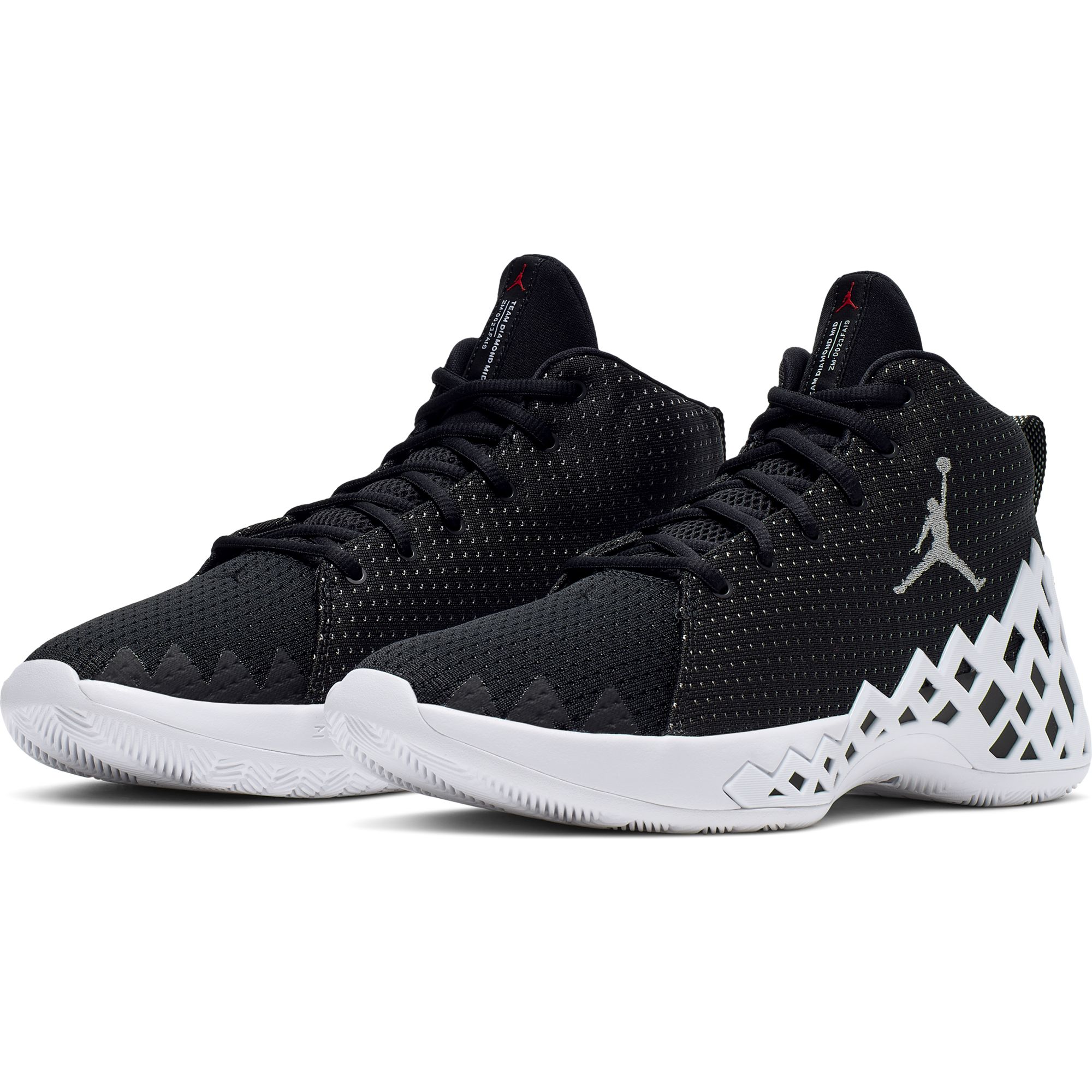 Купить Баскетбольные кроссовки Jordan Jumpman Diamond Mid | CI1204-001 в Москве или заказать доставку на Slamdunk.su
