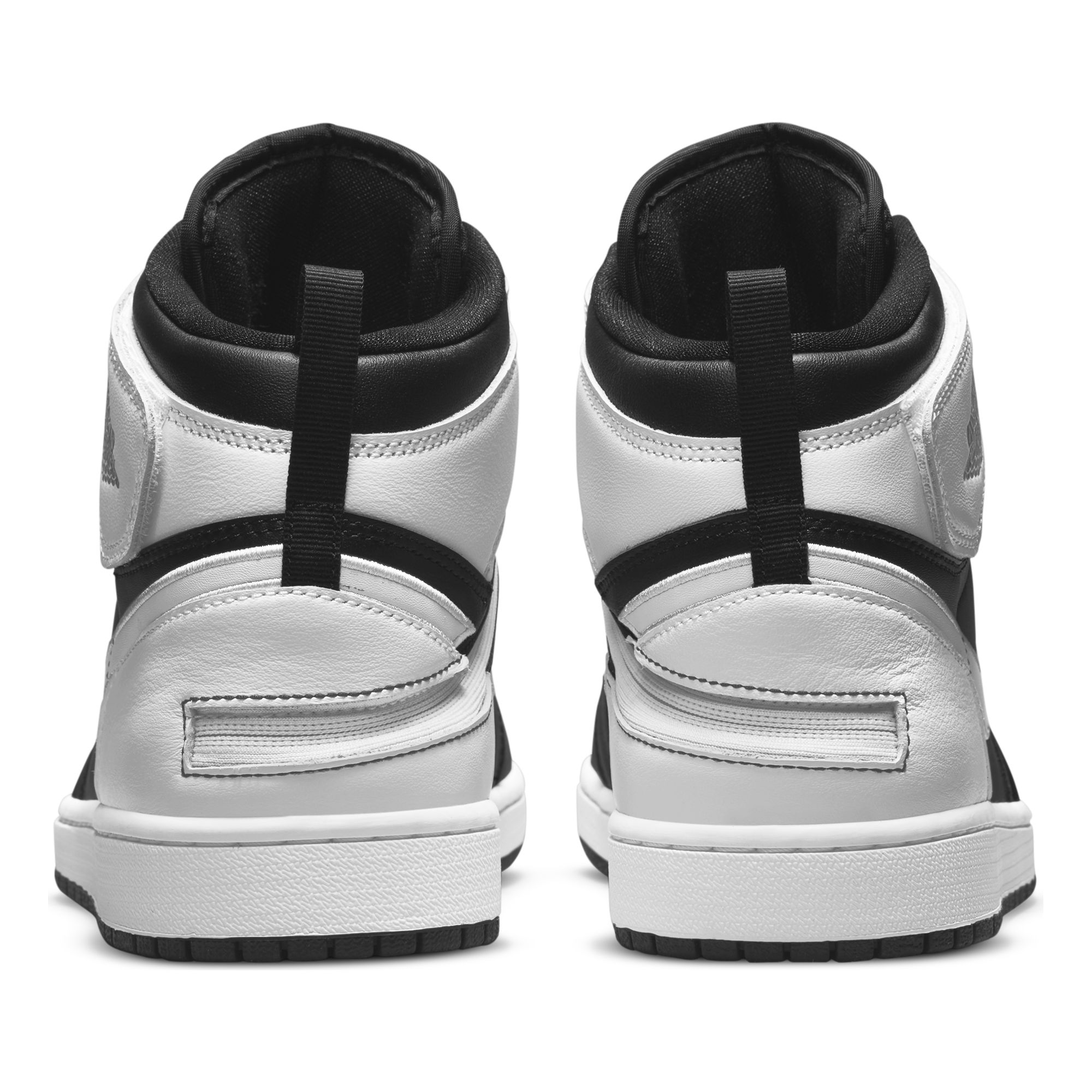 Купить Кроссовки Air Jordan 1 Hi FlyEase | CQ3835-011 в Москве или заказать доставку на Slamdunk.su