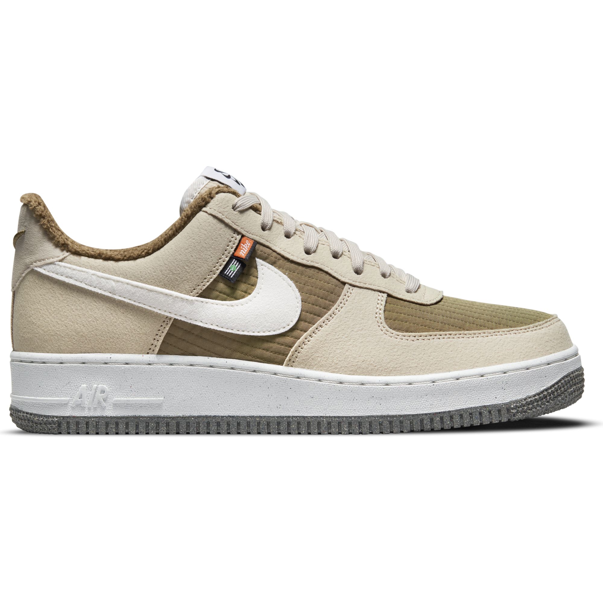 Кроссовки Nike Air Force 1 '07 LV8 - картинка