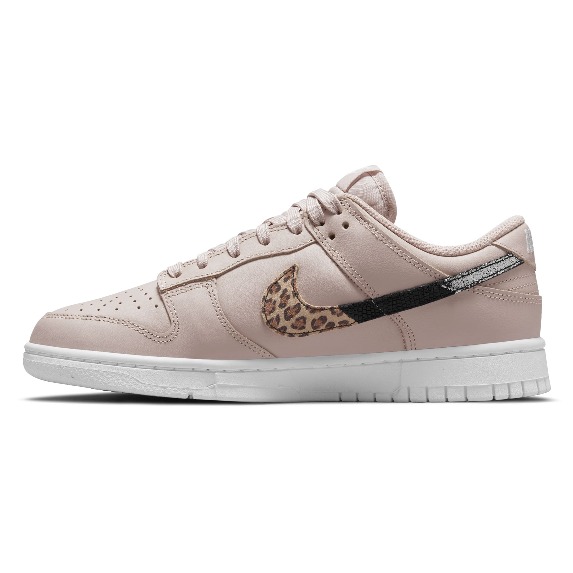 Купить Кроссовки Nike Dunk Low SE | DD7099-200 в Москве или заказать доставку на Slamdunk.su