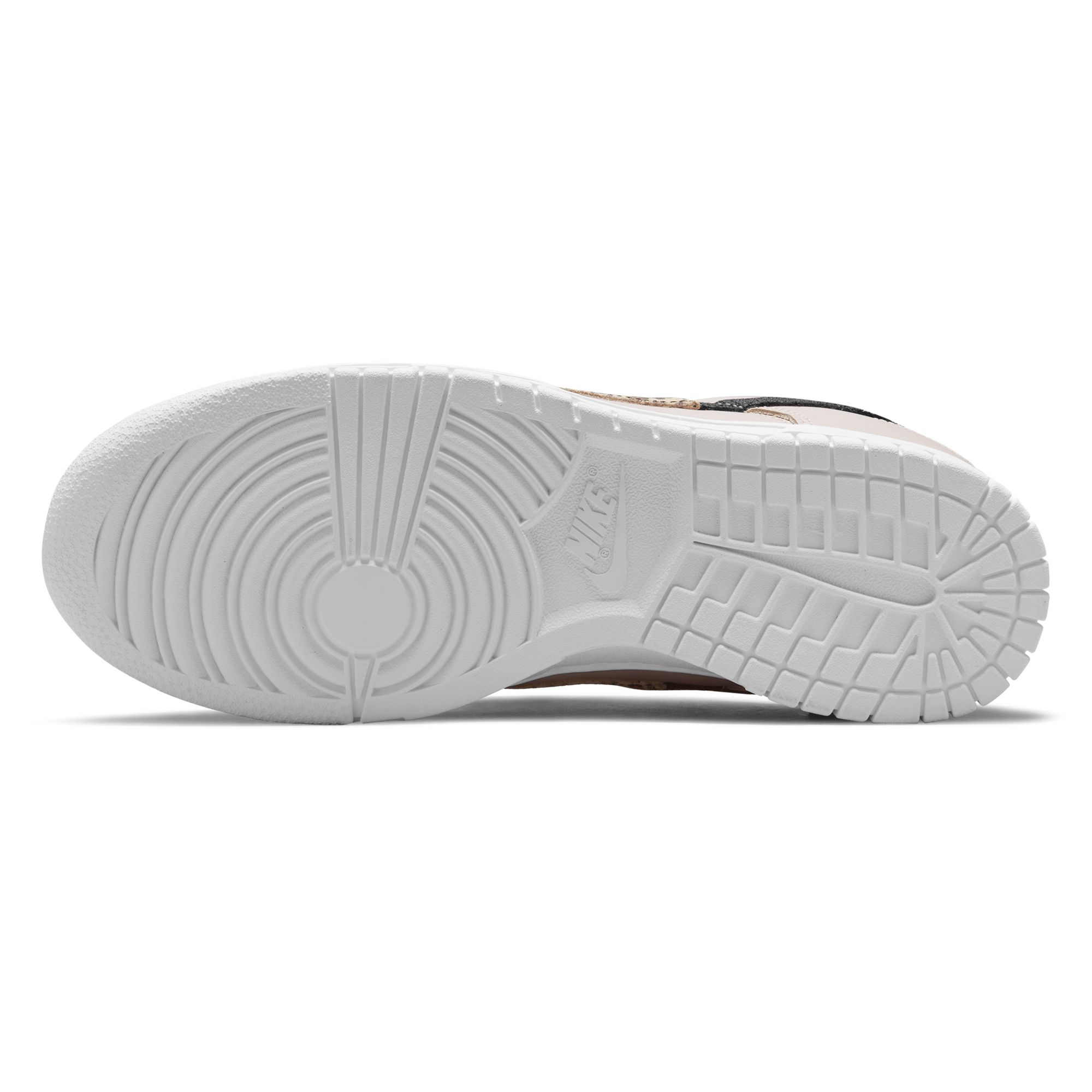 Купить Кроссовки Nike Dunk Low SE | DD7099-200 в Москве или заказать доставку на Slamdunk.su