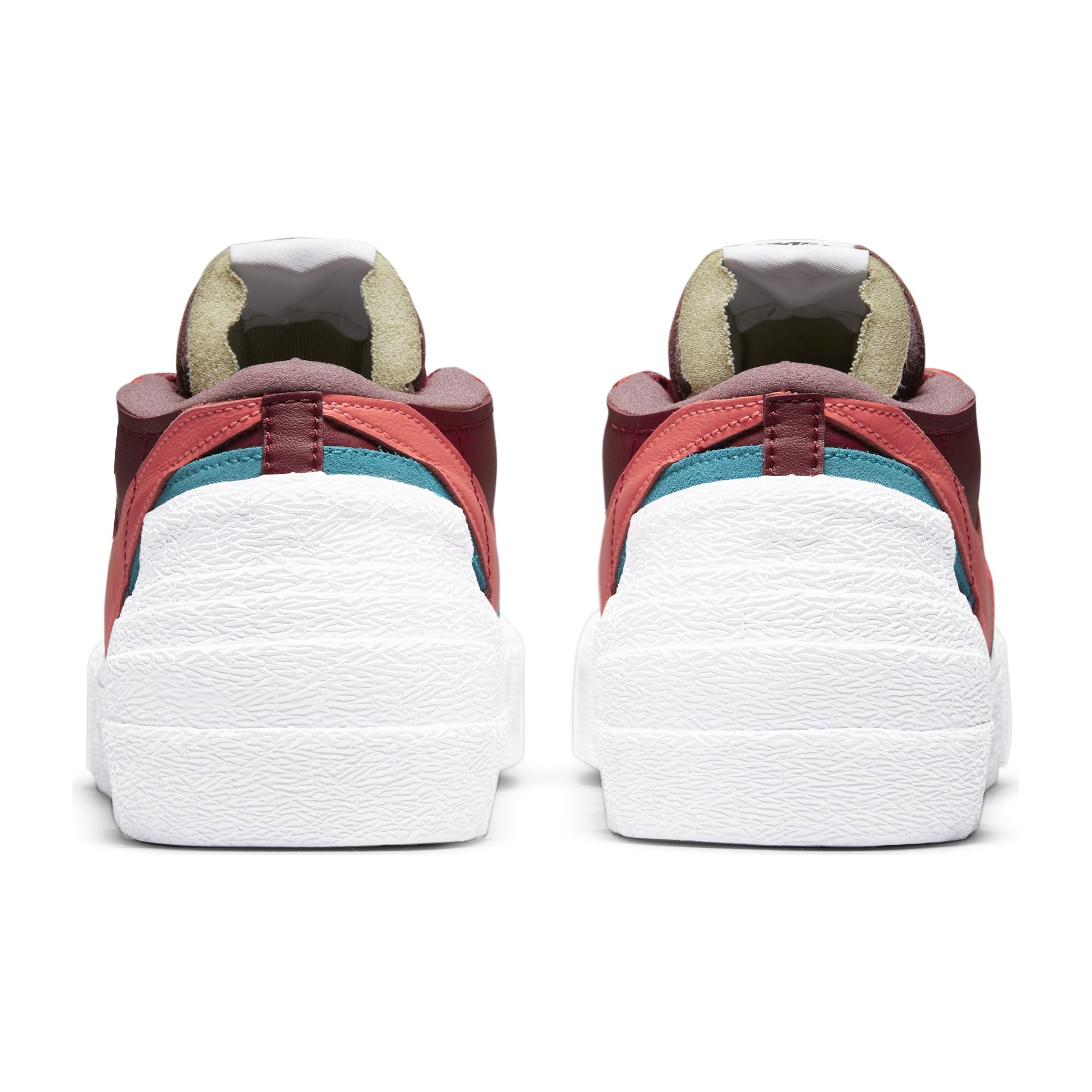 Купить Кроссовки Nike Blazer x sacai x KAWS | DM7901-600 в Москве или заказать доставку на Slamdunk.su