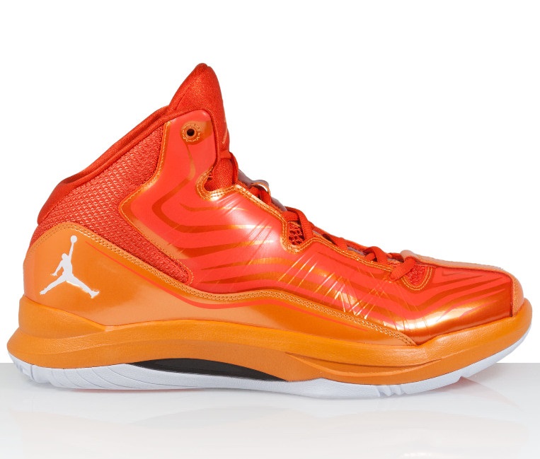 Баскетбольные кроссовки Air Jordan Aero Mania Orange - картинка
