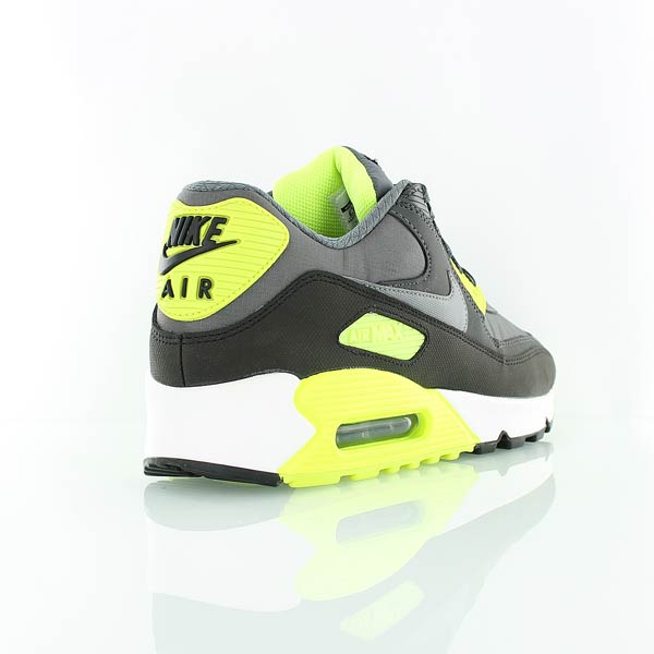Купить Кроссовки Nike air max 90 essentia | 537384-007 в Москве или заказать доставку на Slamdunk.su