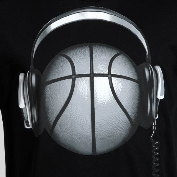 Купить Футболка Nike Baller Beats Tee | 451233-010 в Москве или заказать доставку на Slamdunk.su