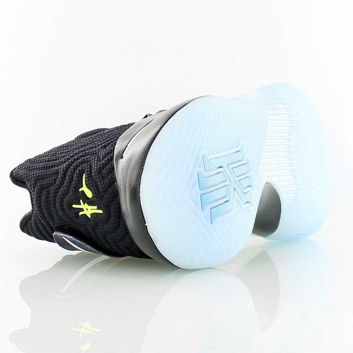 Купить Баскетбольные кроссовки Nike Kyrie 2 | 819583-110 в Москве или заказать доставку на Slamdunk.su