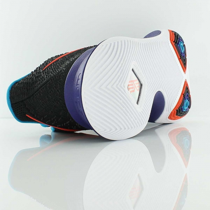 Купить Баскетбольные кроссовки Nike Kyrie 3 “Kyrache Light” | 852395-007 в Москве или заказать доставку на Slamdunk.su