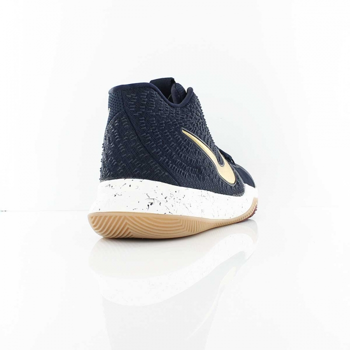 Купить Детские баскетбольные кроссовки Nike Kyrie 3 (GS) | 859466-400 в Москве или заказать доставку на Slamdunk.su