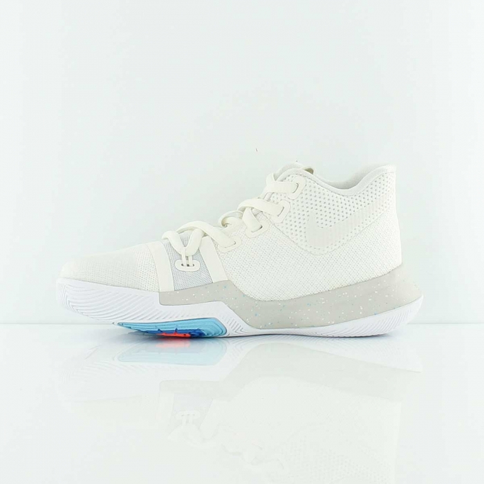Купить Детские баскетбольные кроссовки Nike Kyrie 3 (PS) | 869985-101 в Москве или заказать доставку на Slamdunk.su