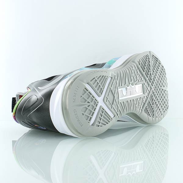 Купить Баскетбольные кроссовки Nike Lebron X | 541100-004 в Москве или заказать доставку на Slamdunk.su
