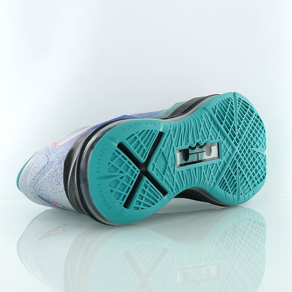 Купить Баскетбольные кроссовки Nike Lebron X | 541100-008 в Москве или заказать доставку на Slamdunk.su