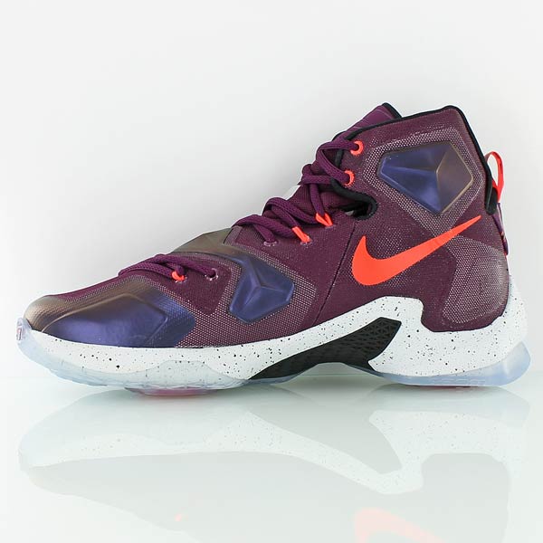 Купить Баскетбольные кроссовки Nike LeBron XIII Medium Berry | 807219-500 в Москве или заказать доставку на Slamdunk.su