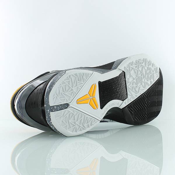 Купить Баскетбольные кроссовки Nike Zoom Kobe VII System | 488371-103 в Москве или заказать доставку на Slamdunk.su
