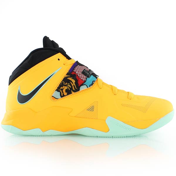 Баскетбольные кроссовки Nike Zoom Soldier VII - картинка