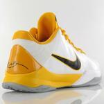 Баскетбольные кроссовки Nike Zoom Kobe V - картинка