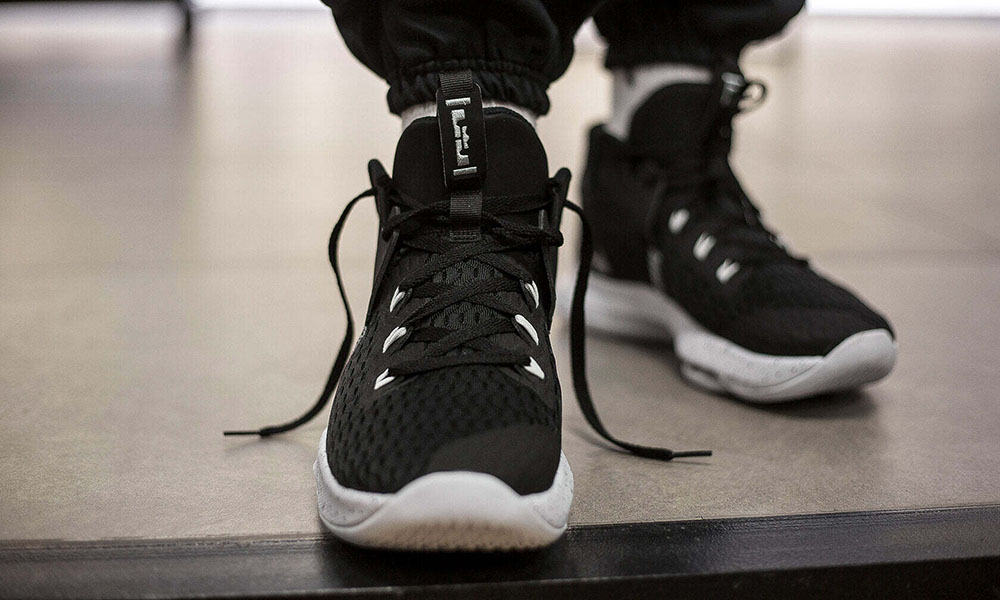 lebron witness 5 on foot